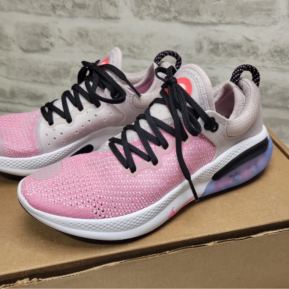 Women’s size 8 joyride flyknit colour platinum violet - Picture 2 of 2